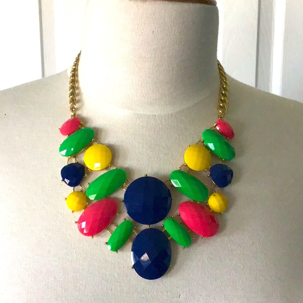 Multi color costume jewelry necklace